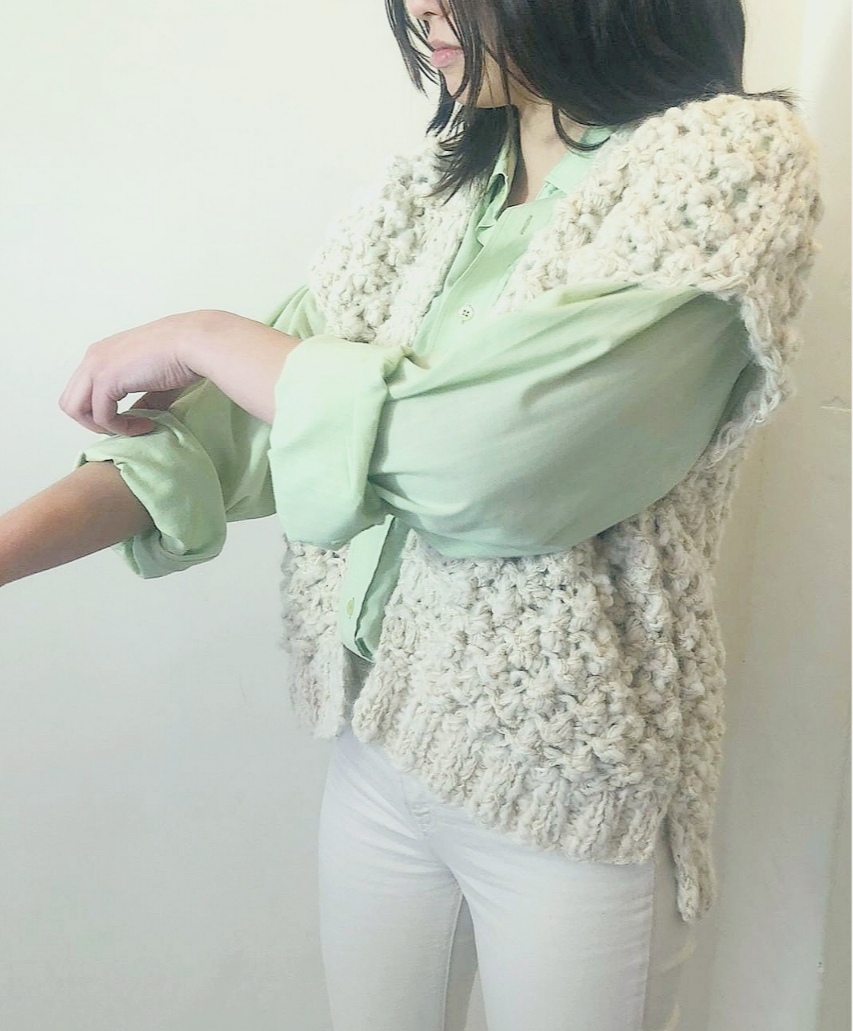 Wool white with golden accent bubbled gilet - Image 3