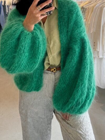 Green big sleeved knit